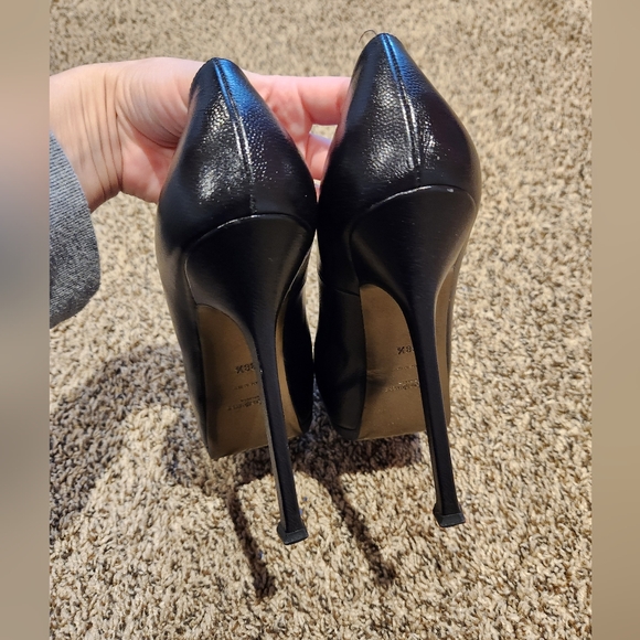 Yves Saint Laurent black leather pumps 38.5 - Picture 5 of 11